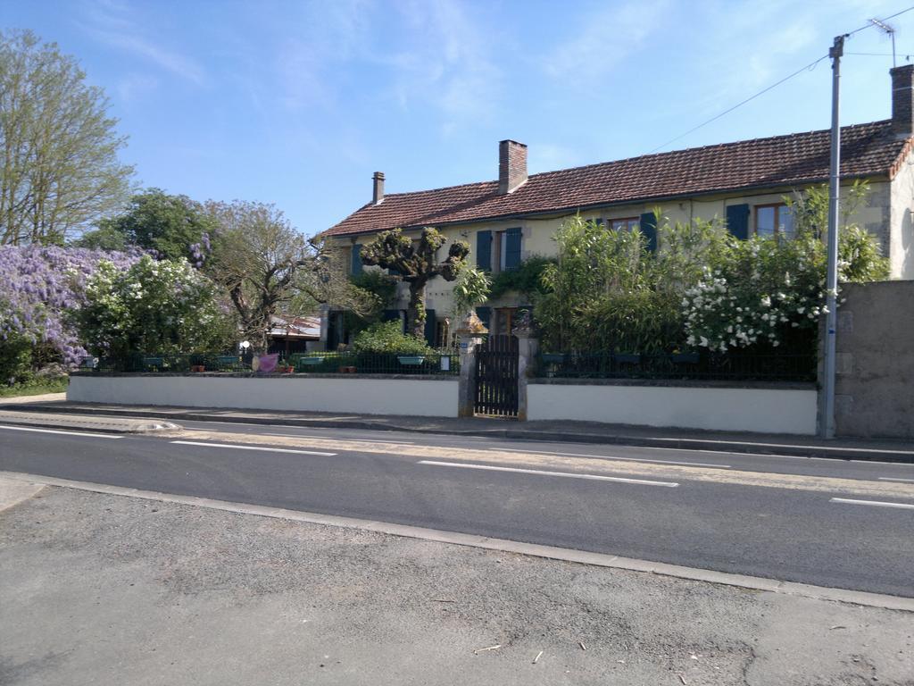 La Maison Jaune Bed & Breakfast Bouresse Ngoại thất bức ảnh