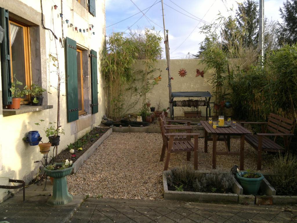 La Maison Jaune Bed & Breakfast Bouresse Ngoại thất bức ảnh